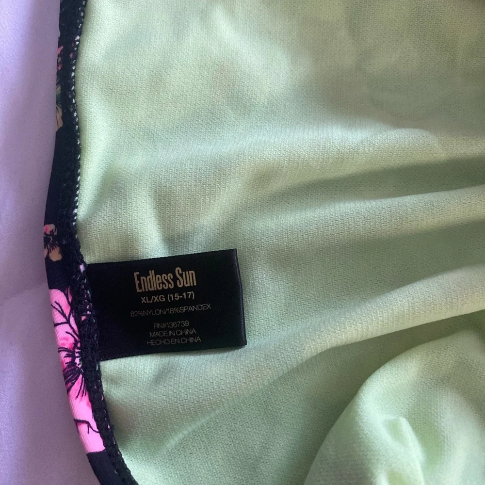 Endless sun bikini bottoms size x large multi colors with flowers - Picture 4 of 4